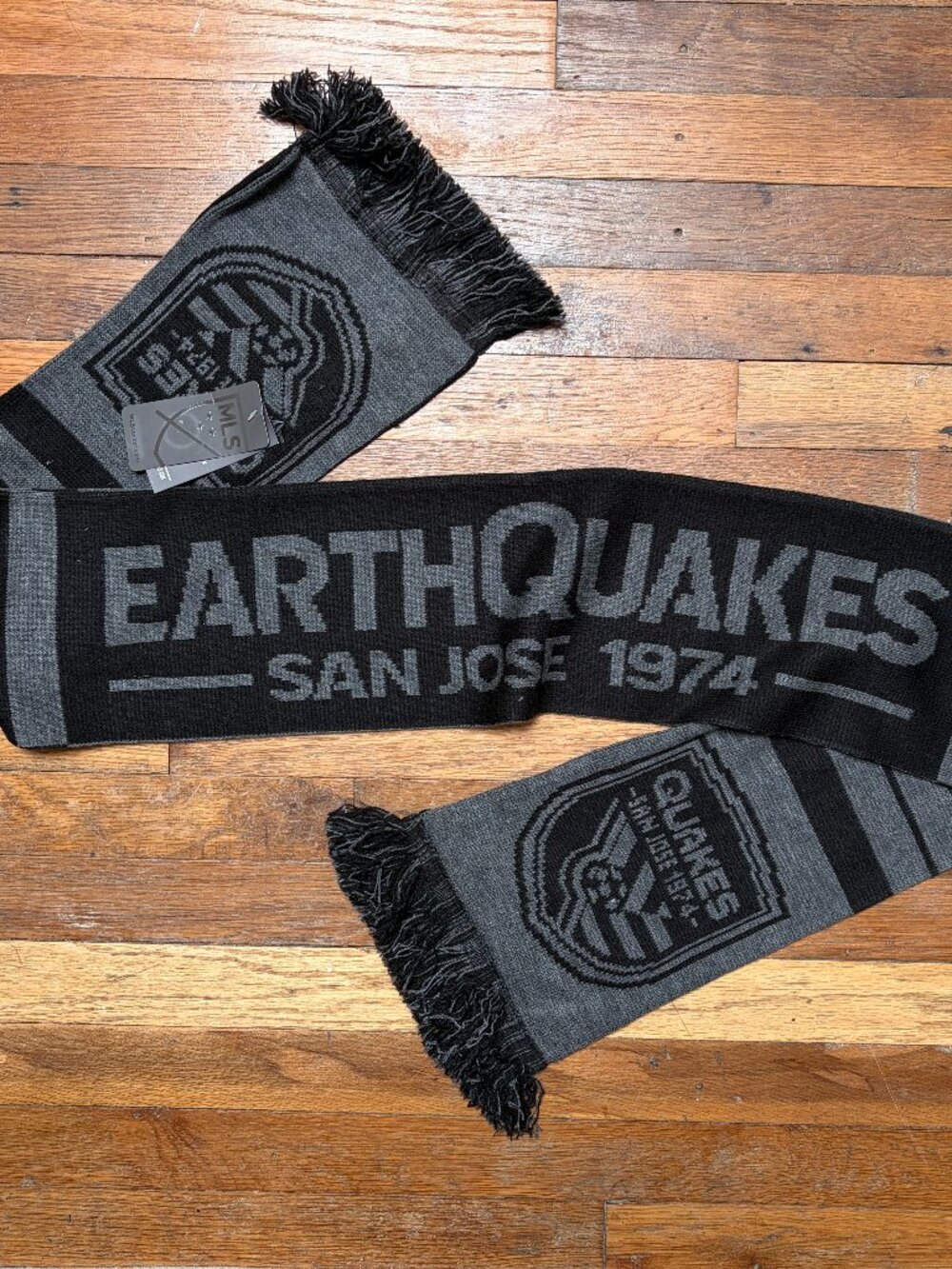 San Jose Earthquakes Scarf Soccer Quakes NWT!